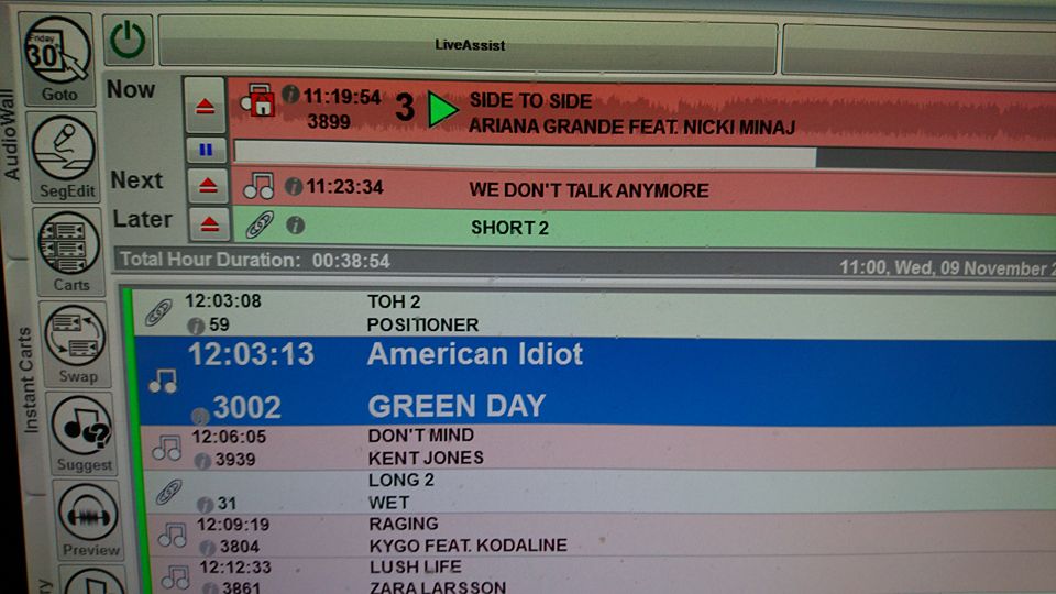 College radio playlist showing track title for American Idiot by @Tom_Levins
